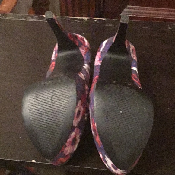 "Qupid" womens Flower heels - Picture 4 of 4